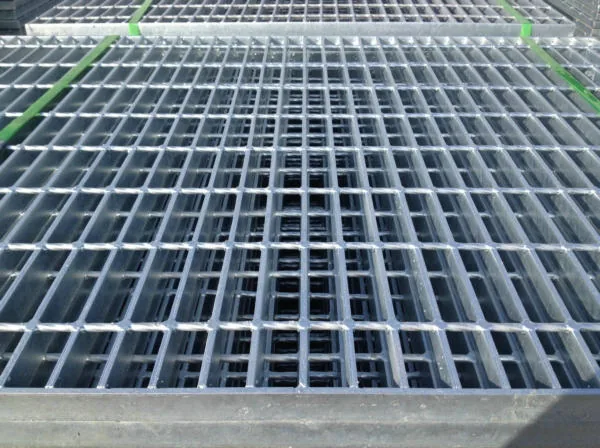 Hot dip galvanized steel grating